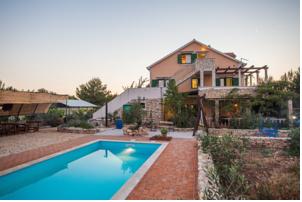 Apartmaji Dalmatinska kuća brač