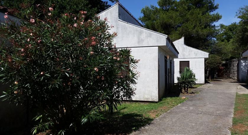 mobilne hišice otok hvar bungalovi jurjevac